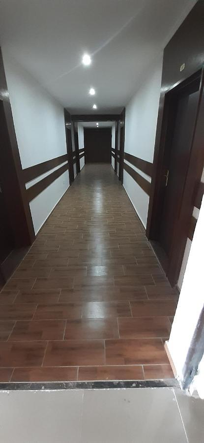 Hotel Felicia คาลูชา ภายนอก รูปภาพ