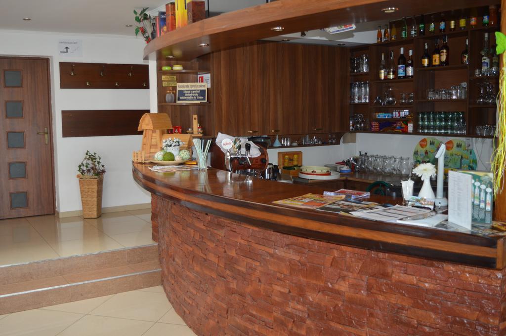 Hotel Felicia คาลูชา ภายนอก รูปภาพ